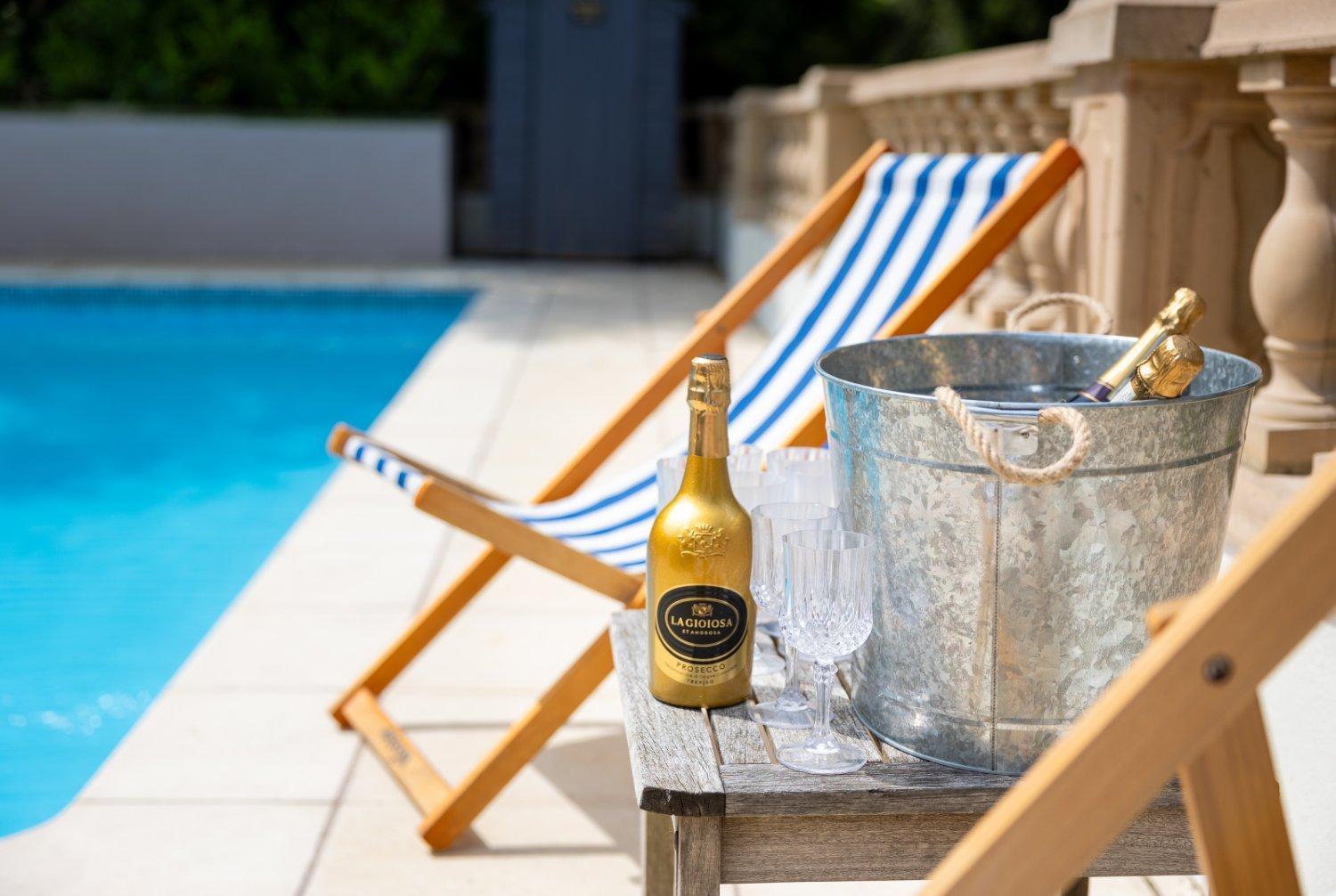 The School Rooms Estate Beautiful, Georgian Apartments With Private Heated Pool And Hot Tub Wifi And Parking Near Bath Box  Εξωτερικό φωτογραφία