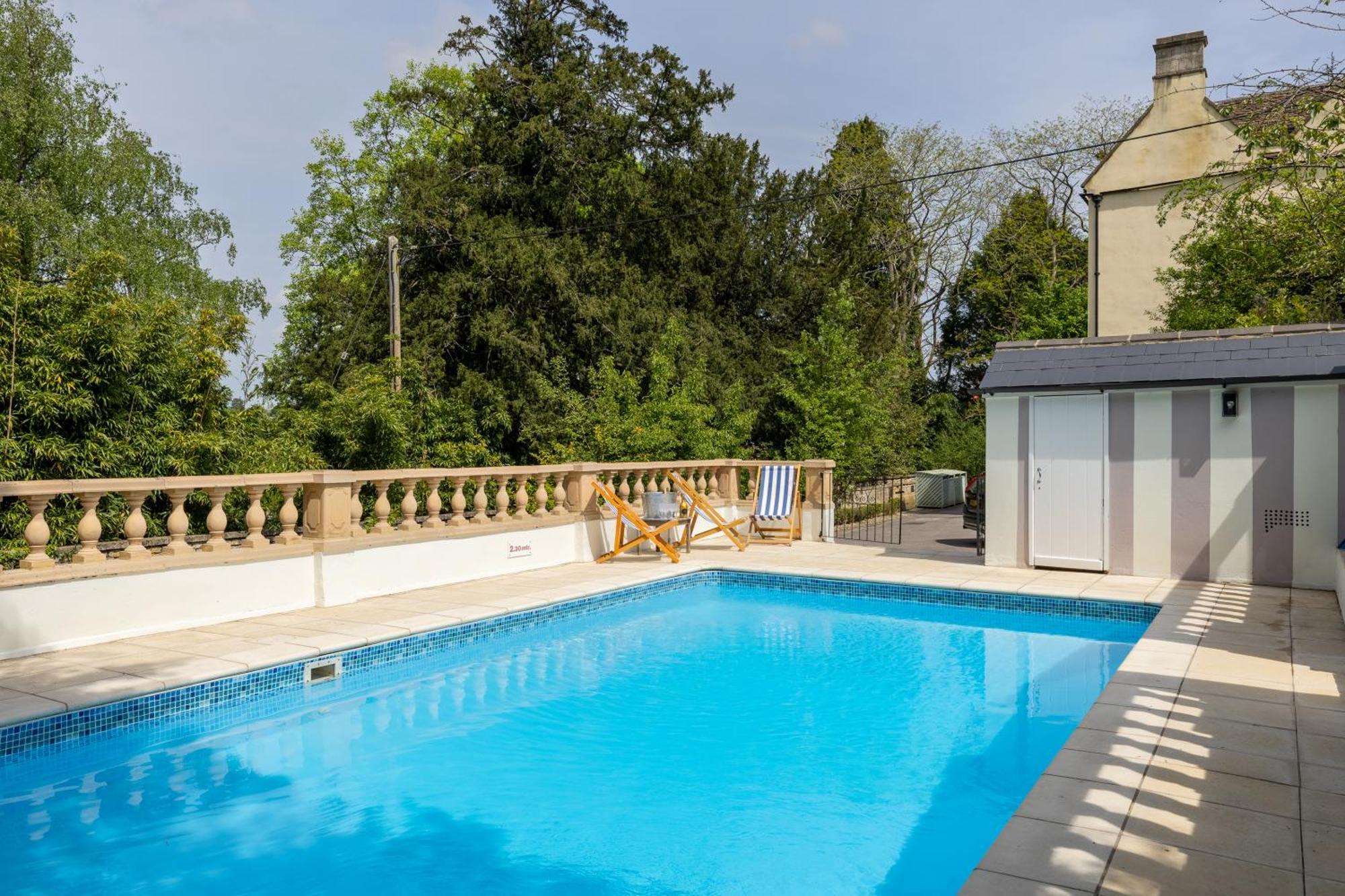 The School Rooms Estate Beautiful, Georgian Apartments With Private Heated Pool And Hot Tub Wifi And Parking Near Bath Box  Εξωτερικό φωτογραφία